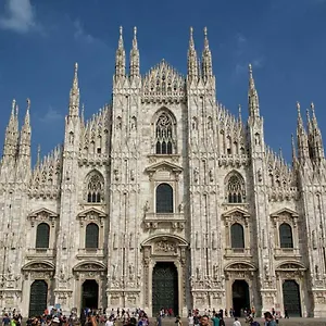 https://apartment-duomo-milan.it-lombardy.com