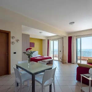Couette-café La Sirena, Santa Teresa Di Riva